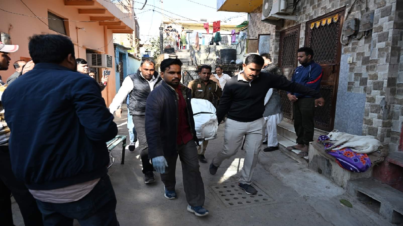 Delhi Triple Murder Father murdered in his sleep and mother and sister fought