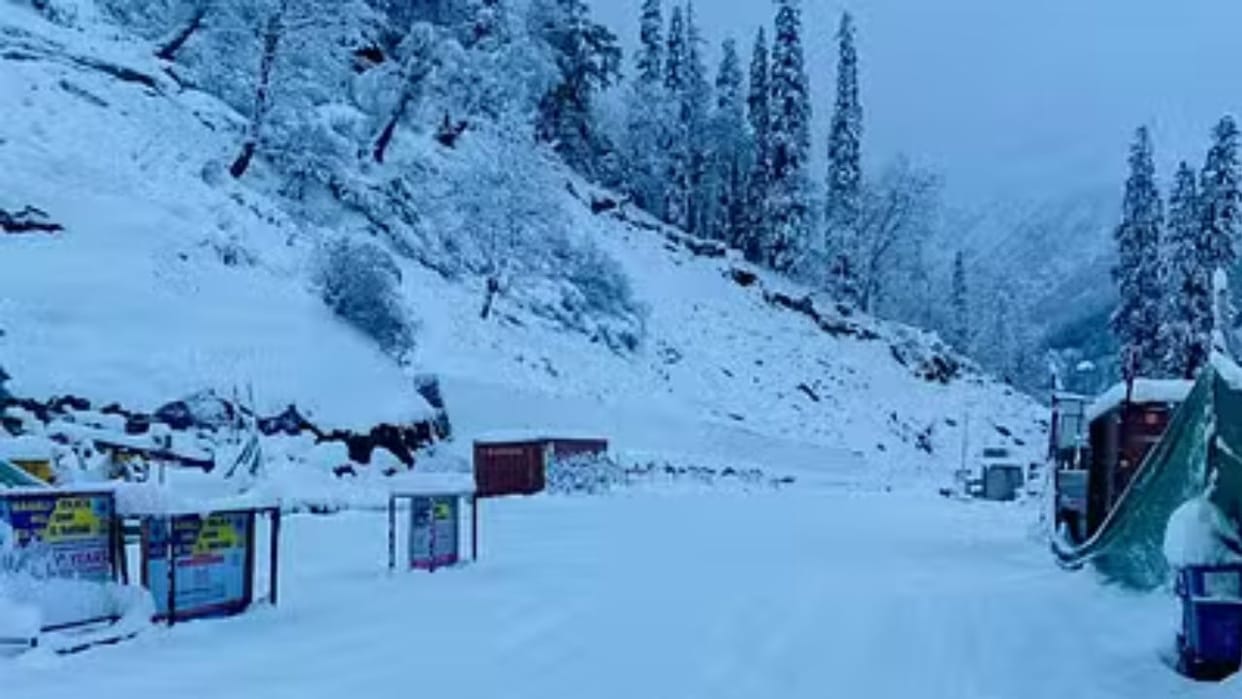 Himachal News After 6 December Manali-Leh road will be closed beyond Jispah
