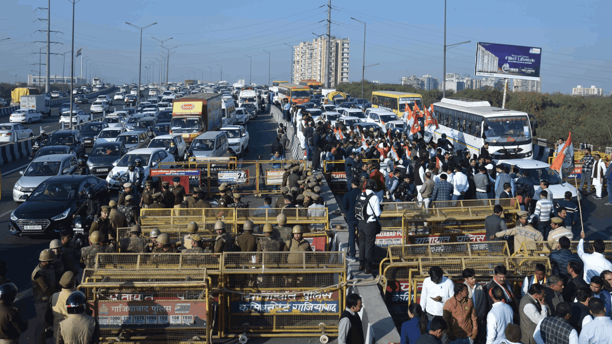 Ghaziabad police tightens security at Delhi-Ghazipur border Rahul Gandhi Sambhal visit today update