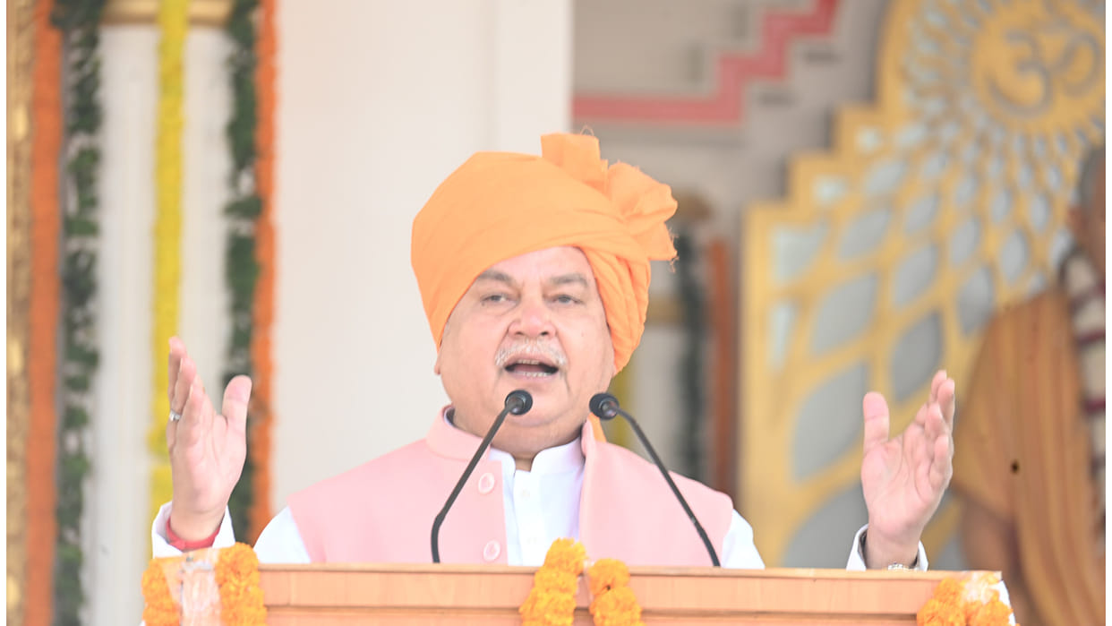 Narendra Singh Tomar reached Gorakhpur on MPSP Foundation Day, praised the work being done by CM Yogi
