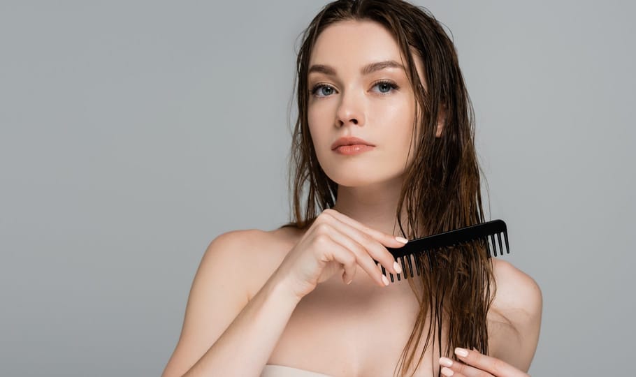 Beauty Tips Easy Way to Apply Aloe Vera Gel on Hair for Smoothness and Growth