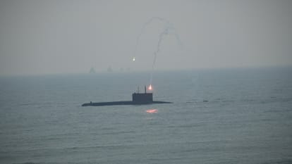 Indian Navy Day today: The event will be grand, 15 warships and more than 40 aircraft; naval submarines