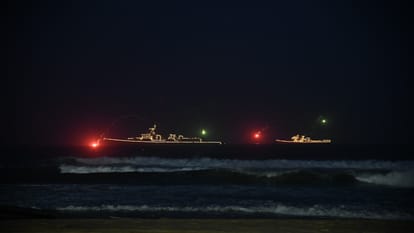 Indian Navy Day today: The event will be grand, 15 warships and more than 40 aircraft; naval submarines