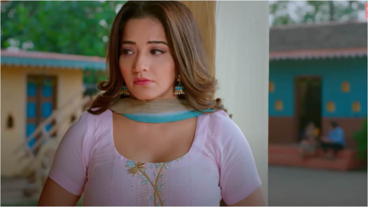 Monalisa New Bhojpuri Song with Vikrant Singh Love Marriage Mein Bhari Nuksaan Have Released