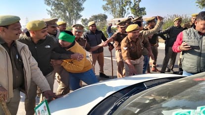UP: There was an uproar throughout the day over the detention of Rakesh Tikait, know how protests took place