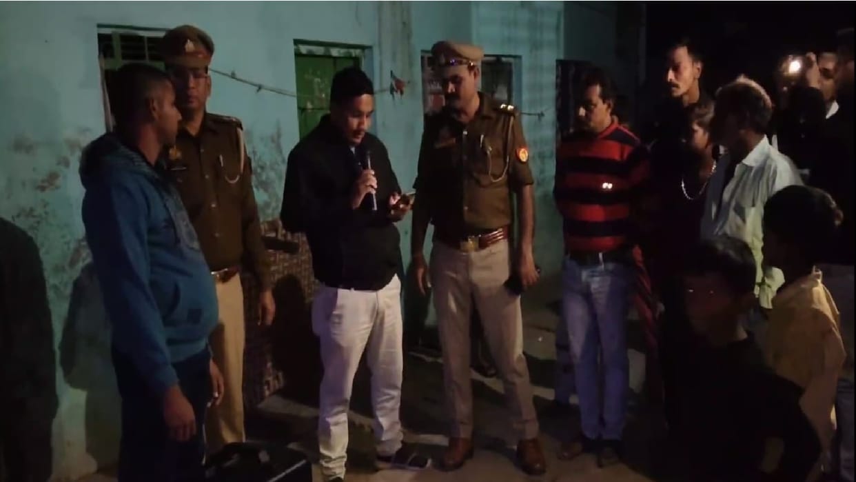 Crack increased in number three pillar of old Ganga bridge in Unnao