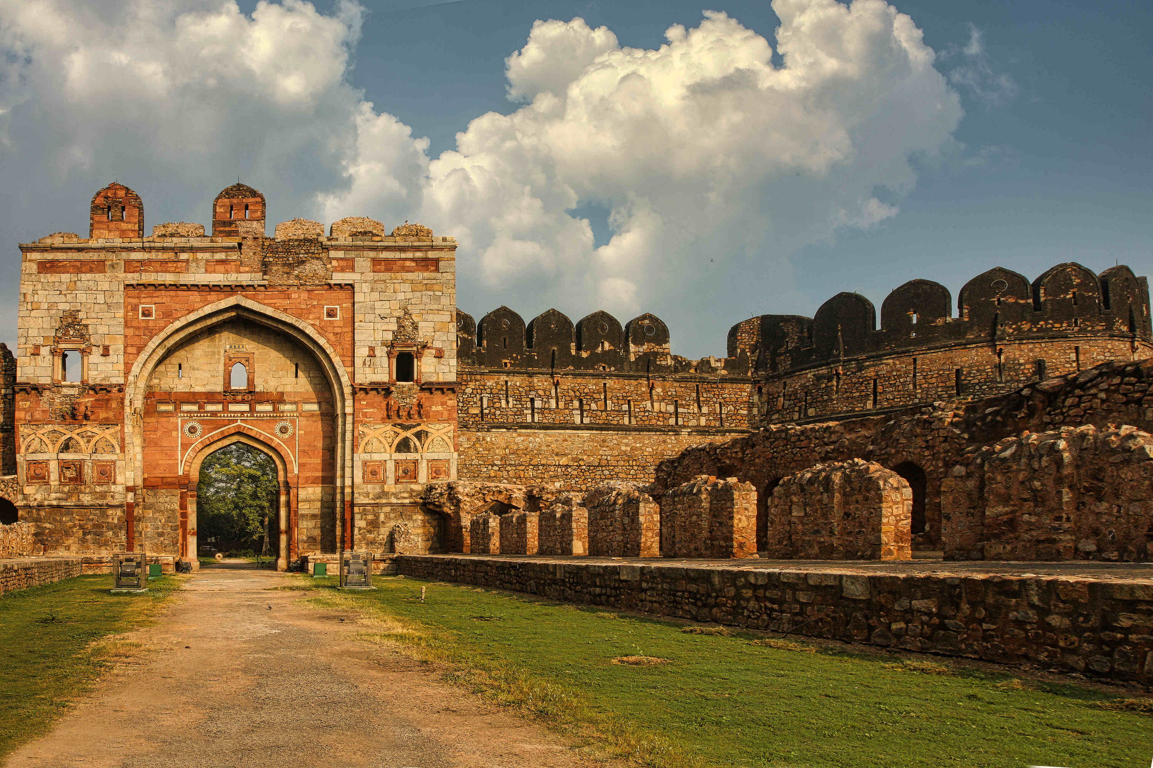 Republic Day 2025 Visit Top 5 Most Famous Historical Forts In India