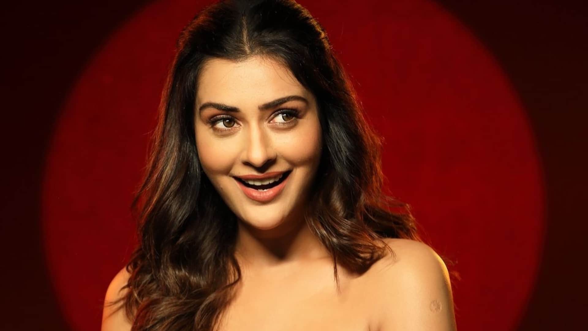 Payal Rajput celebrates her birthday on 5 december wored with sunny leone know more her career