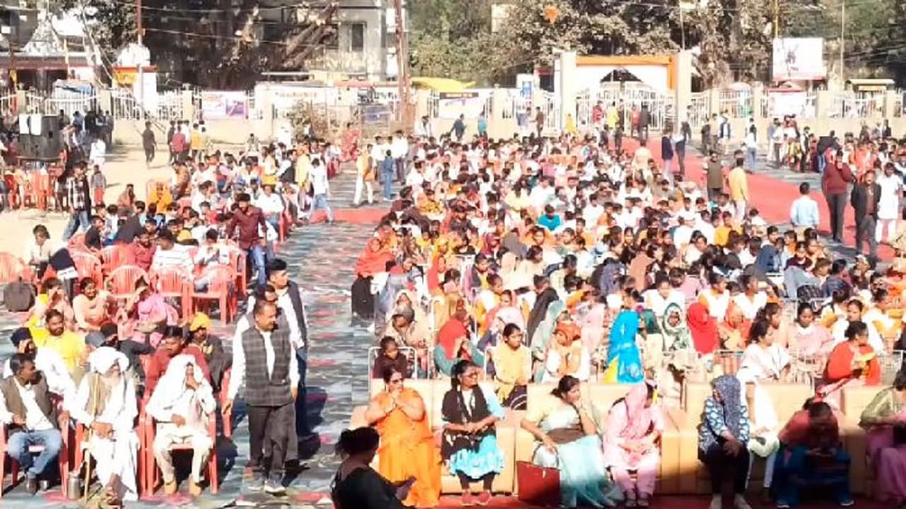 People protests against atrocities on Hindus in Bangladesh