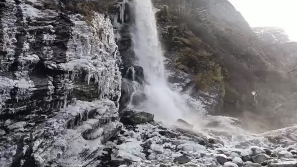 Uttarakhand Weather temperature reached minus seven degrees in Badrinath Dham water of Rishi Ganga froze