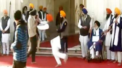 सुखबीर बादल पर गोली चलाने की कोशिश करता आरोपी चौड़ा।