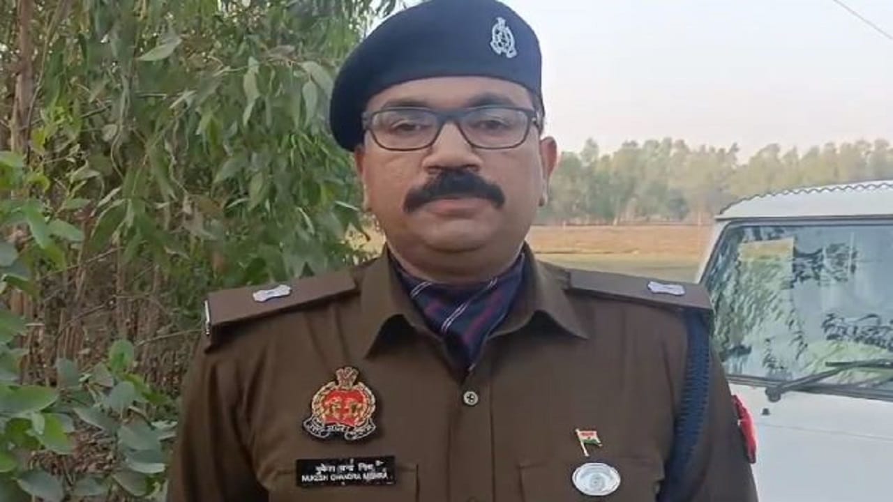 half naked girl found dead body wrapped in a blanket in Bareilly