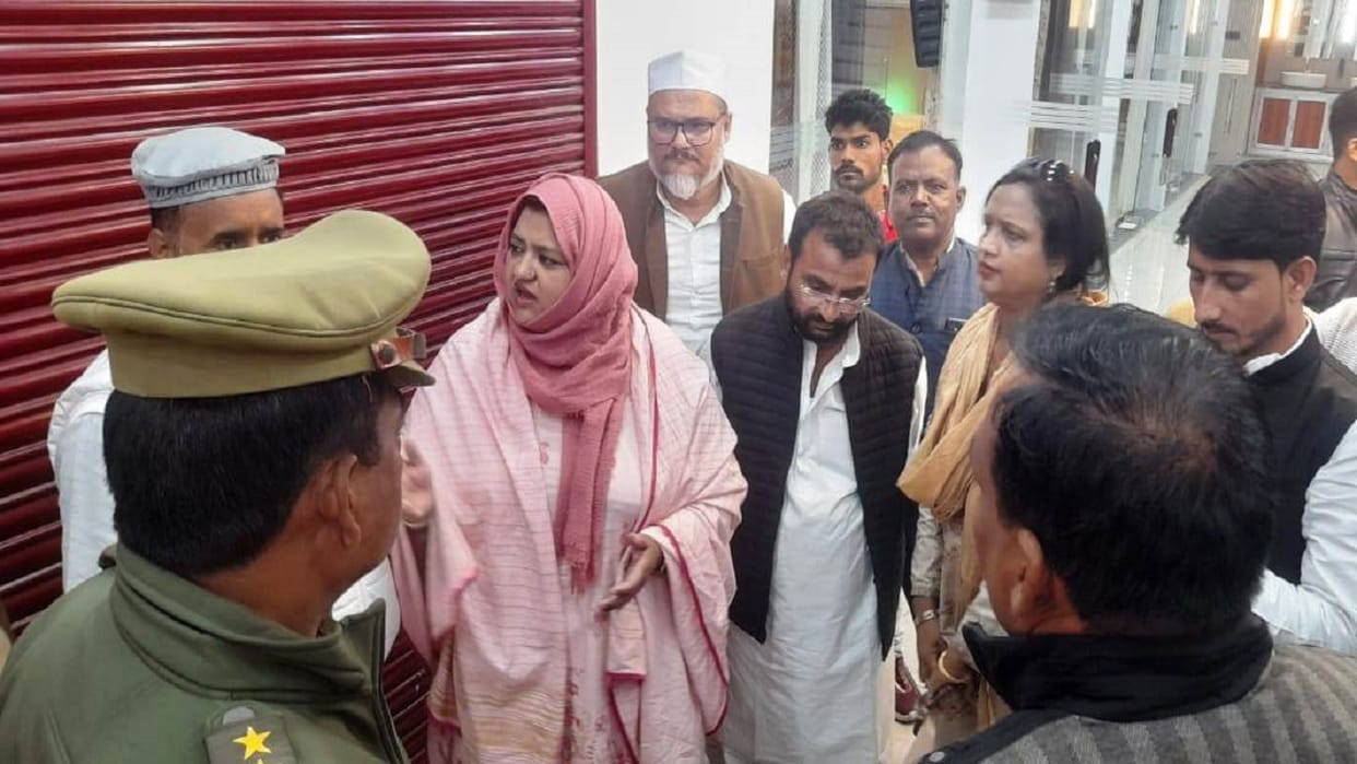 Police stopped SP spokesperson Sumaiya Rana while going to Sambhal in Bareilly