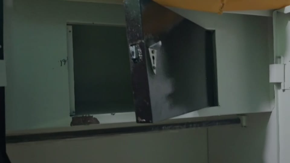 Rs 5.40 lakh cash 20 tola gold and silver jewelery stolen from property dealer house in Sonipat