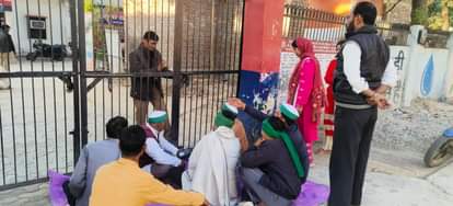 Bhakiyu enraged on stopping Rakesh Tikait going to Noida, workers surrounded police stations in West UP