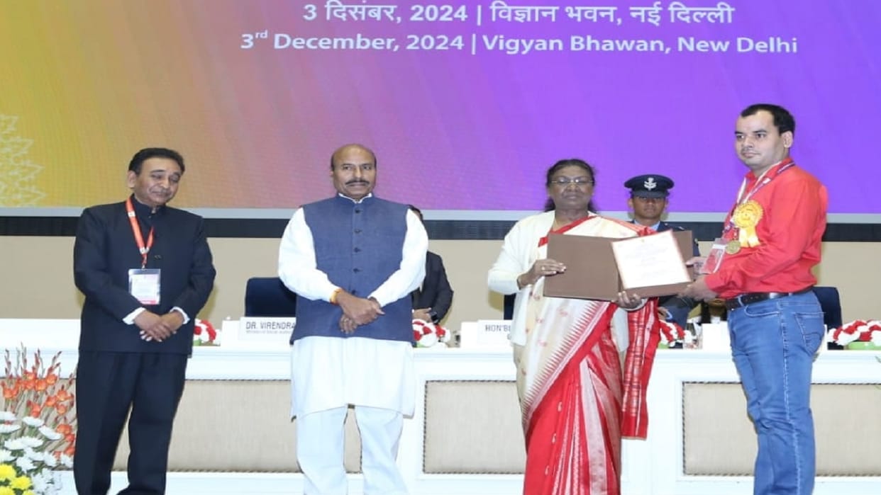 Bareilly Divyang Arpan was honored with National Award