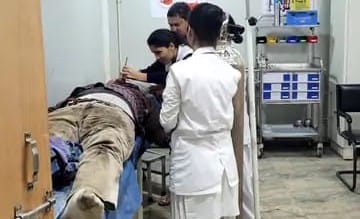 Bihar news: road accidend bettiah bus and bike collision on NH 727 at teacher injured today