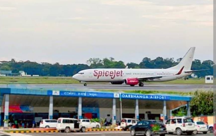Bihar News : many flights cancelled due to dense fog passengers created ruckus