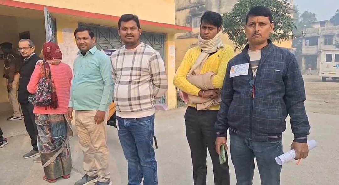 Bihar Election: Voting in four districts for Tirhut graduate by-election, enthusiasm visible among voters.