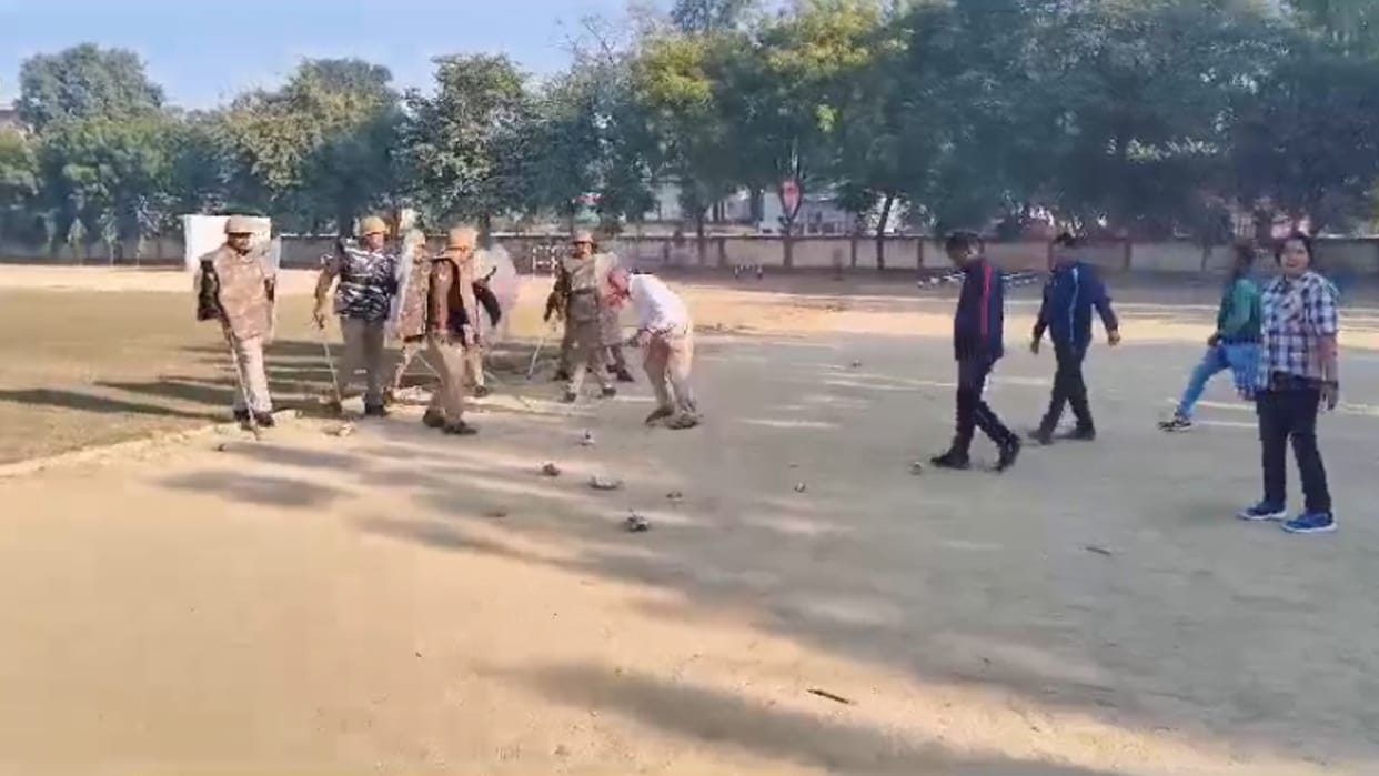 Policemen practiced riot drill to handle emergency situations in jaunpur