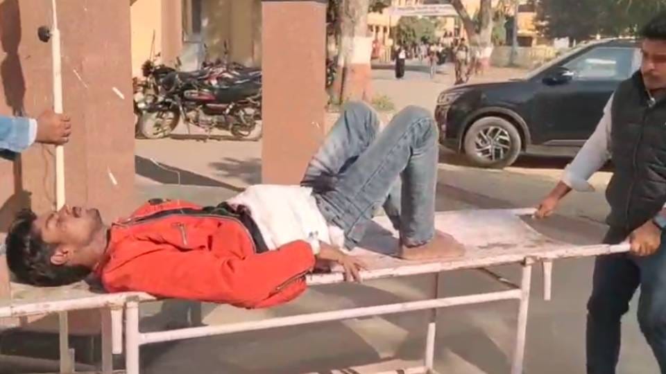 passenger stabbed to death at Nihalgarh railway station Two brothers injured and accused fled from same train