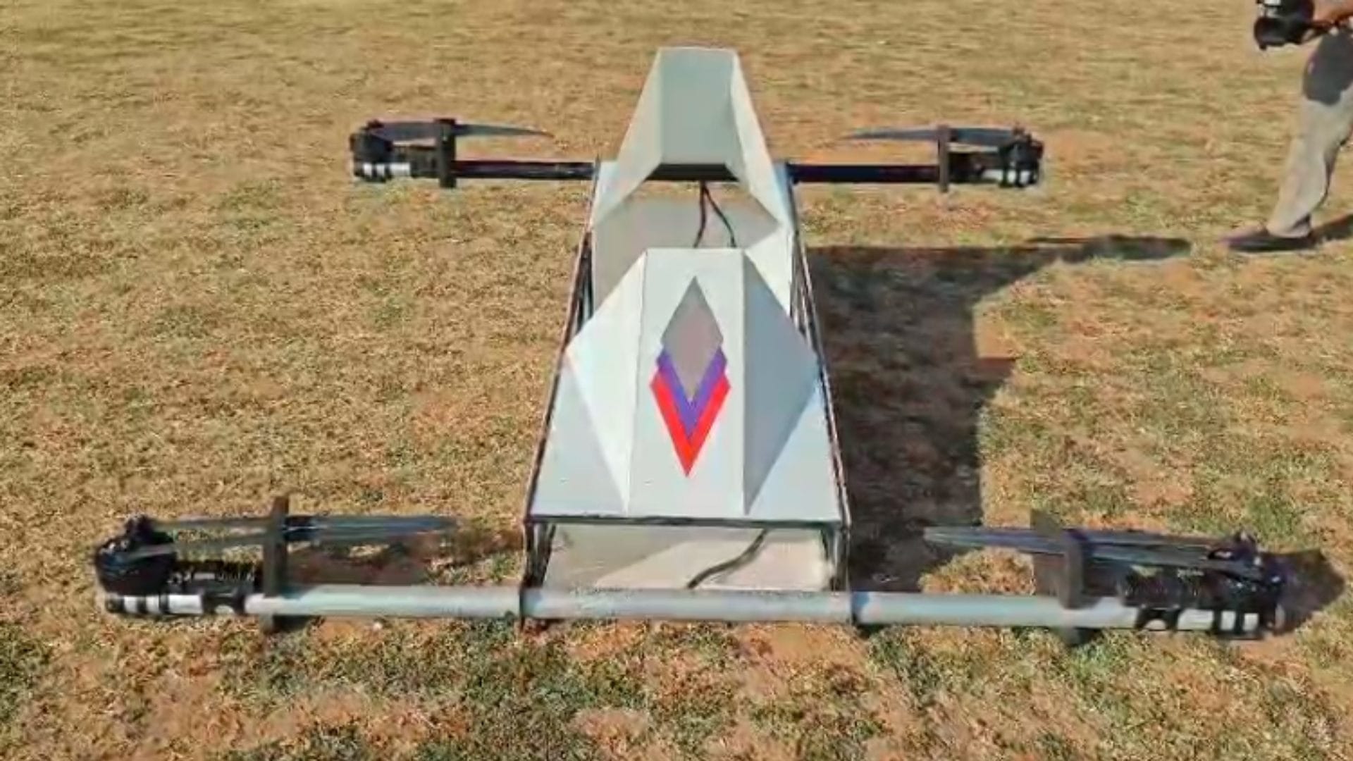 MP News: See for the first time a drone flying with a human on board, a 12th class student from Gwalior has do