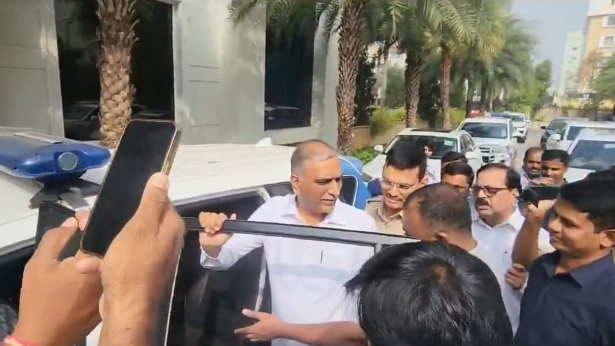 hyderabad telangana police detain brs leader harish rao party condemn illigal detention