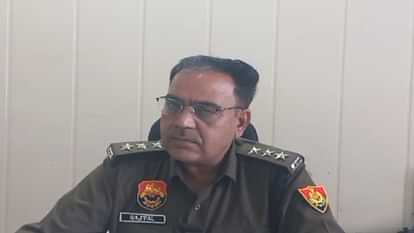 विदेश से चला रंगदारी का खेल: सोनीपत पुलिस ने रंगदारी मांगने वाले युवक के भाई को पकड़ा, आरोपी से तीन लाख बरामद Sonipat police arrested the brother of the youth who demanded extortion, recovered Rs 3 lakh from the accused