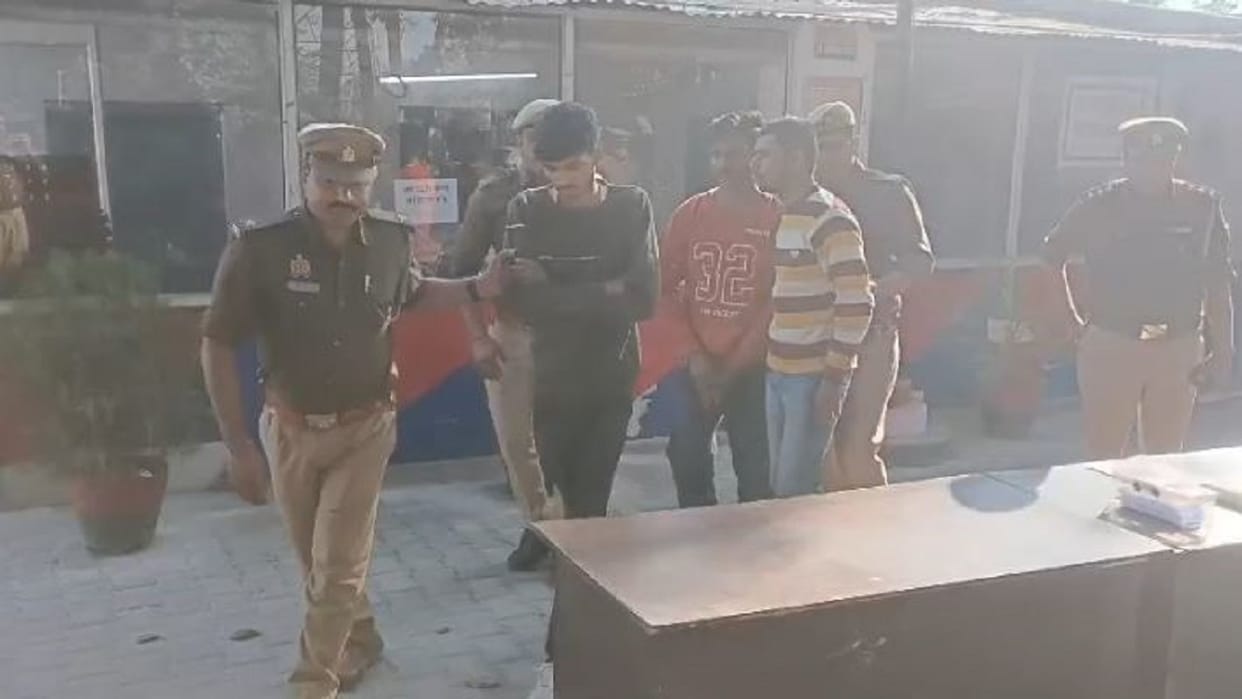 Three smugglers arrested for taking opium to sell in Delhi