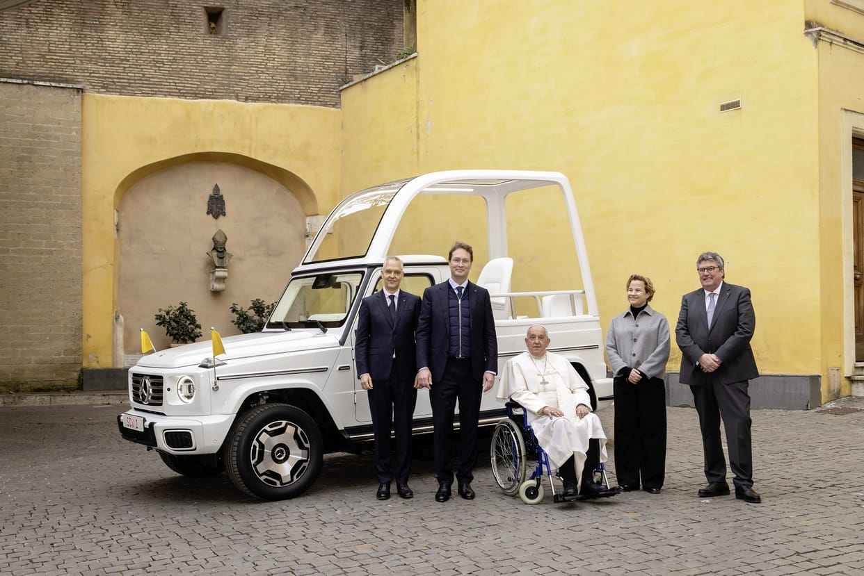 Pope Francis New Car Popemobile All Electric Mercedes G-Wagon SUV Know Details