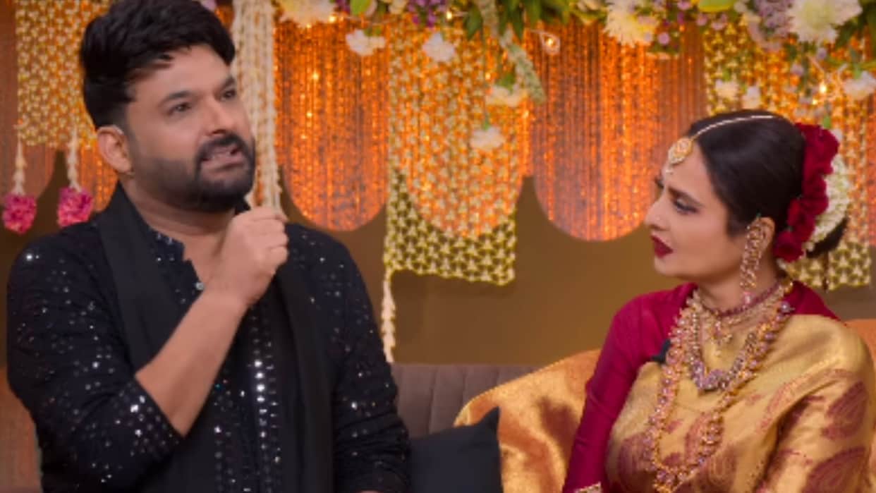 70 year old Rekha considers herself to be 17 actress was seen dancing in The Great Indian Kapil Show