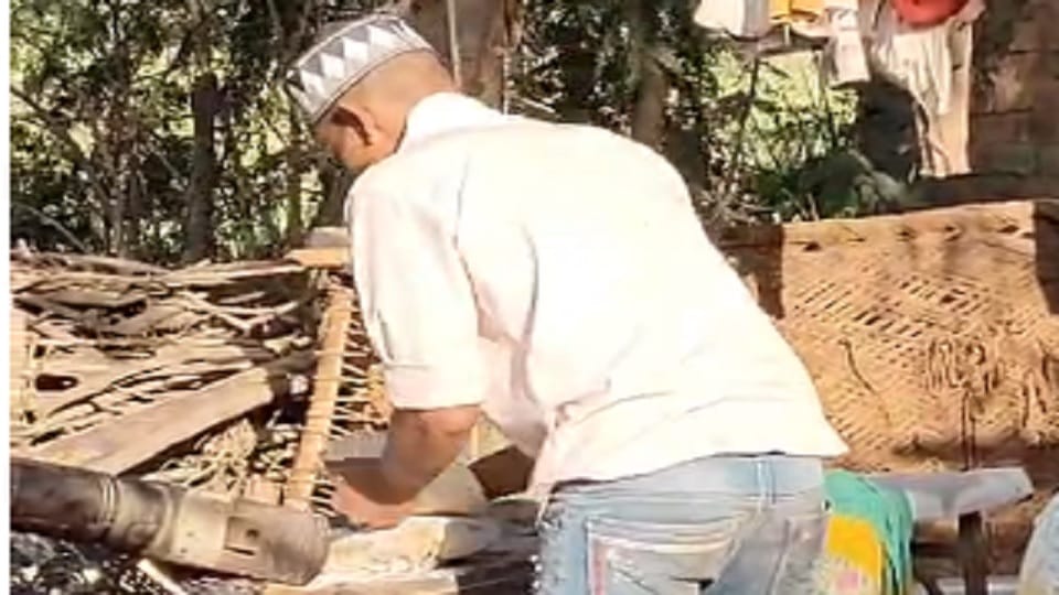 Baghpat: At a wedding ceremony, made roti by spitting 100 times, the video went viral
