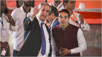 Industrialists also participated in the swearing-in ceremony, Ambani, Noel, bidla and others took part