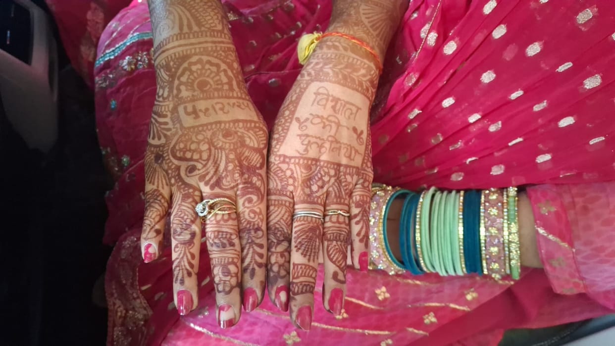 Delhi : Two crore rupees worth of bride's clothes stolen from boutique with girlfriend