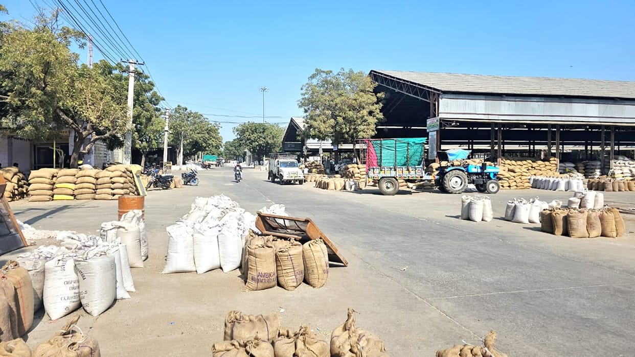 Agra Mandi Officials Under Probe Over Alleged Illegal Fee Collection