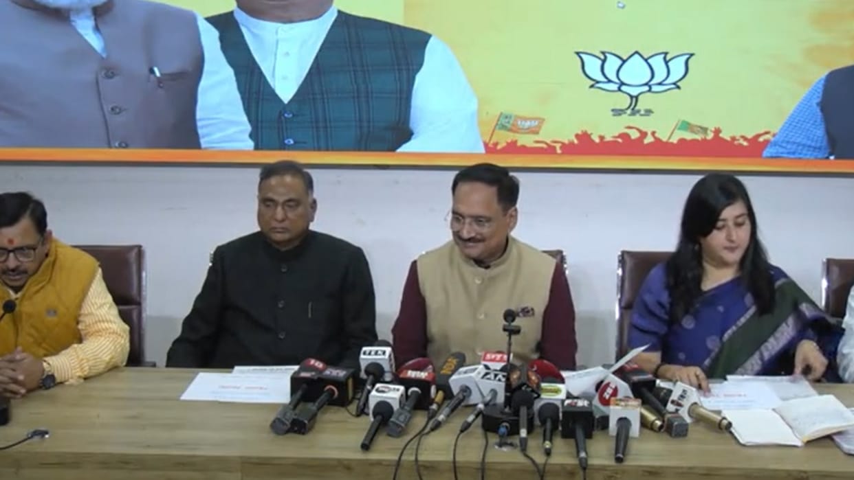BJP started signature campaign to implement Ayushman Yojana in Delhi, released mobile number