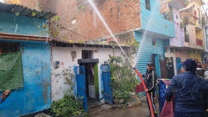 Uttarakhand News Fire broke out in a plastic warehouse built in a two-storey house in Rudrapur