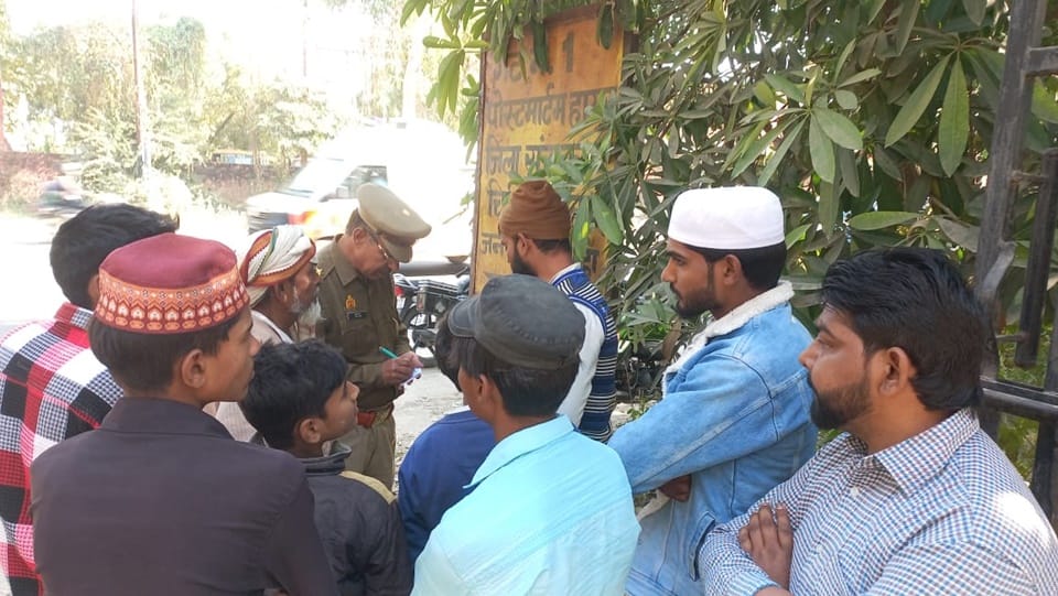 Amroha: High speed car hits e-rickshaw, driver dies, two people injured