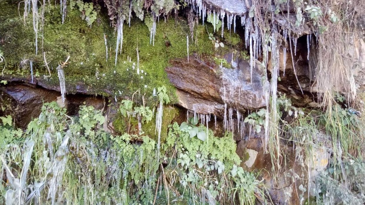 Himachal Weather water started freezing in hilly areas Yellow alert for rain and snowfall