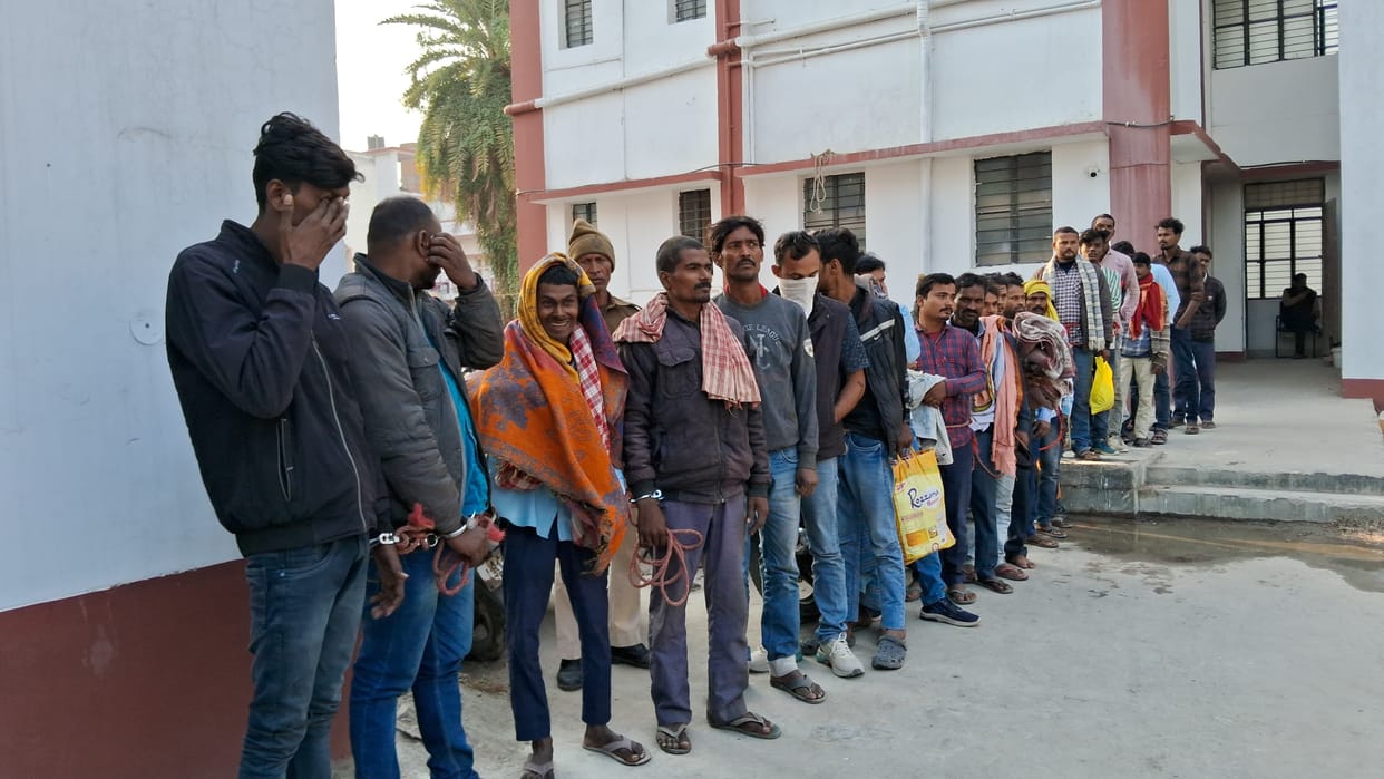 Bihar news:muzaffarpur news 30 people arrested,one car also seized by excise