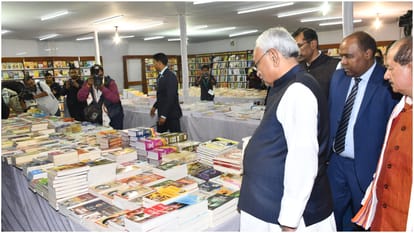 Bihar News : CM Nitish Kumar in patna book fair gandhi maidan patna tribute to sharda sinha usha kiran khan