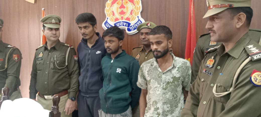 Three friends arrested: Took a room in a hotel for theft, fled with a bag full of gold and silver from a jewel