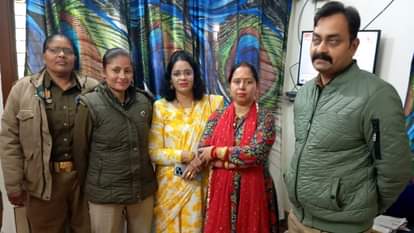 हिन्दू महासभाकी जिला अध्यक्ष गौरी पाठक को अलीगढ में पुलिस ने किया नजर बंद