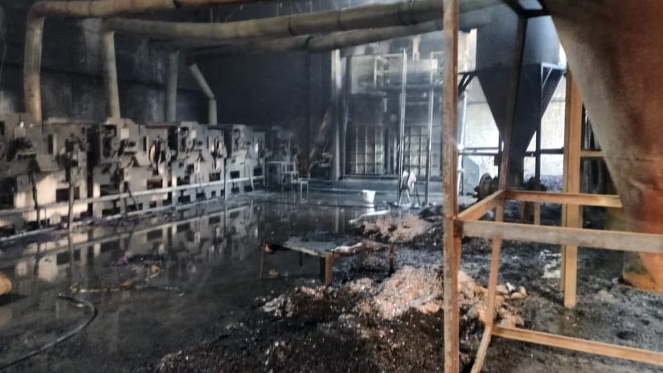 fire broke out in thread factory in panipat