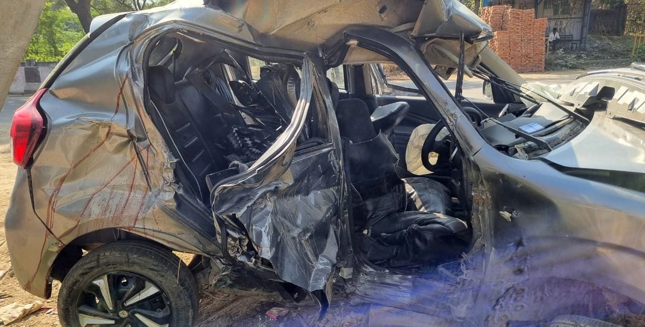 Mahoba accident Drunkenness and speed took the lives of three people seven people were in a five seater car