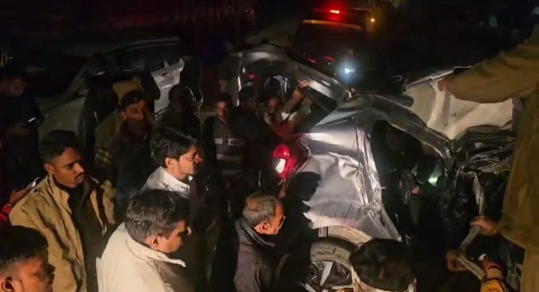Mahoba accident Drunkenness and speed took the lives of three people seven people were in a five seater car