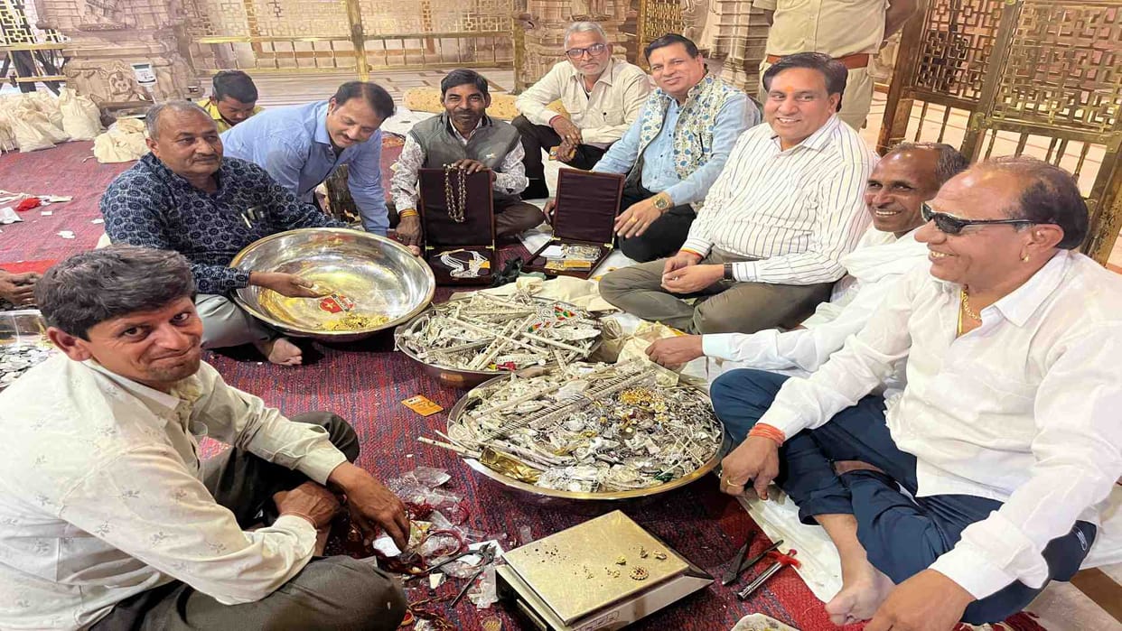 Chittorgarh: Sanwaliyaji's treasury increased by two and a half times, record 35 crore offerings counted