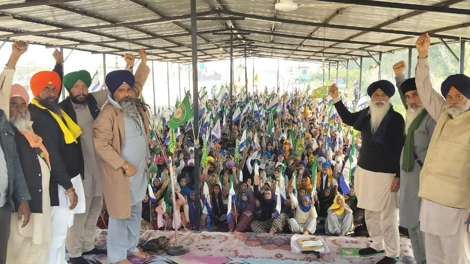 If Punjab ministers attend the meeting with the Centre on May 4 farmers will boycott