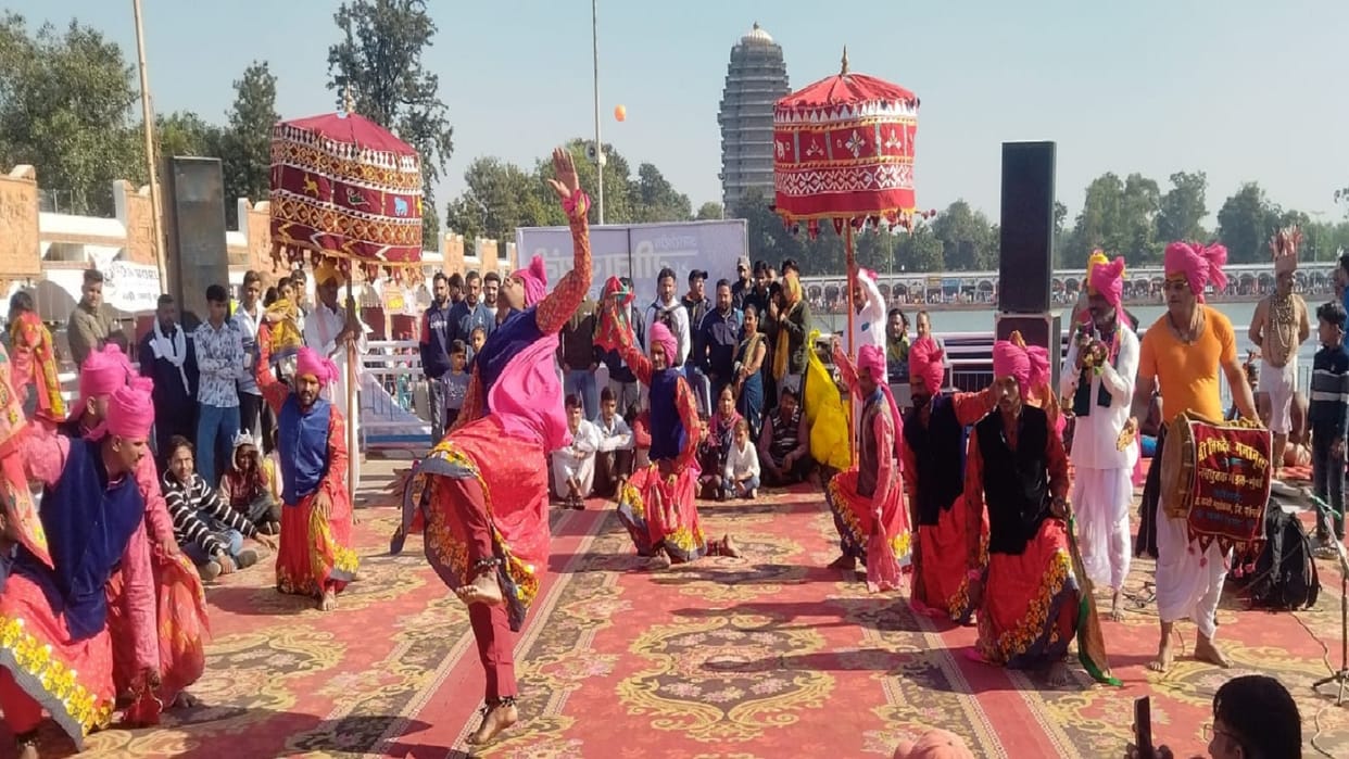 Maharashtra's Dhangari Gaja folk dance reached Kurukshetra, in which a glimpse of Lord Shankar's Tandava is se