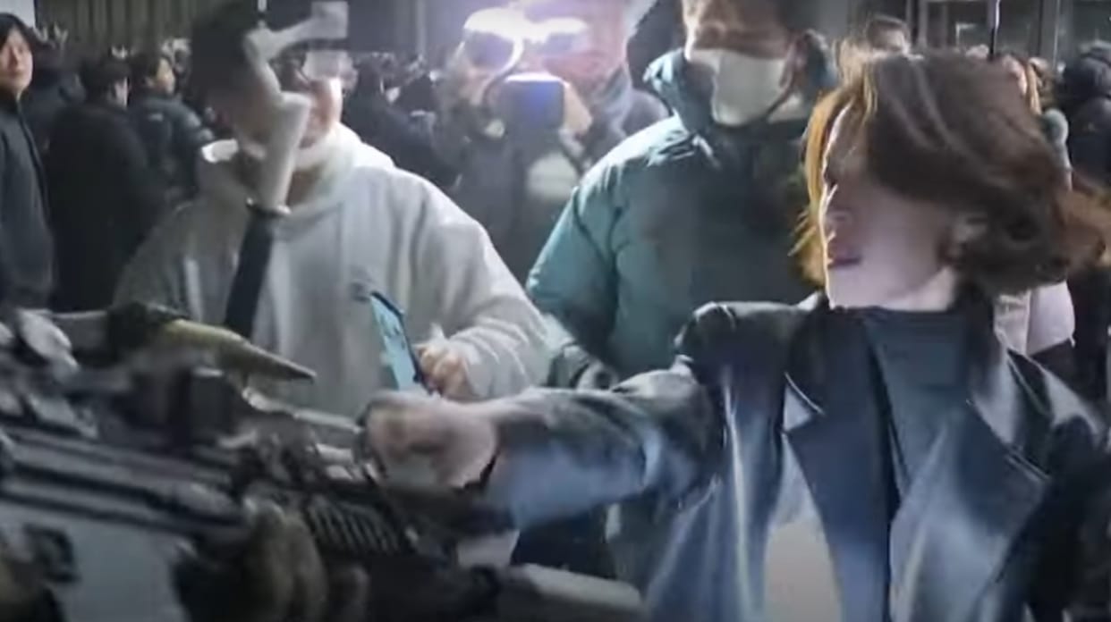 South Korean woman who grabbed soldier’s gun says I just needed to stop them news update